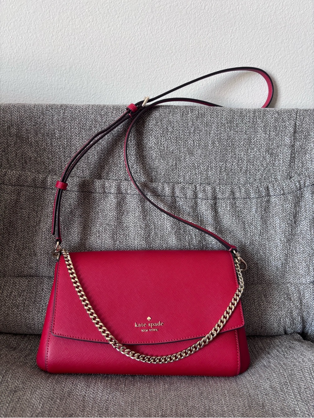 Kate Spade Cross Body Bag - Red with Gold Chain - Picture 2 of 8